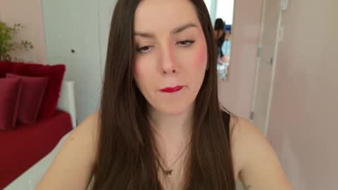 NinaOneil online show from December 3, 9:56 pm