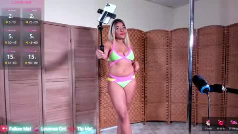 ninariveraxo online show from February 26, 3:38 am