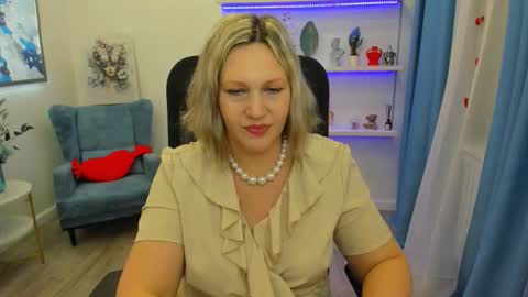 ninastarle online show from February 19, 3:00 pm