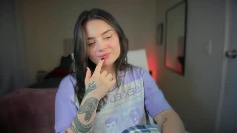 ninavolkov online show from January 2, 11:38 pm