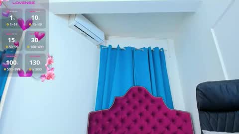 nina dee online show from November 18, 4:46 am