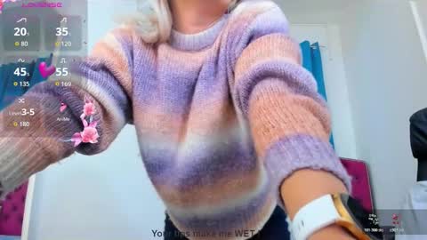 nina dee online show from December 15, 3:56 am