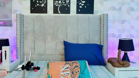 NATHALIA MORENO online show from April 1, 1:41 pm