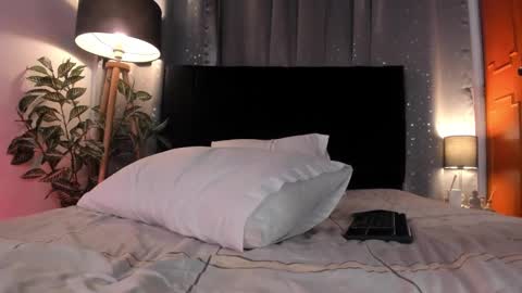 .  . online show from February 1, 11:06 pm