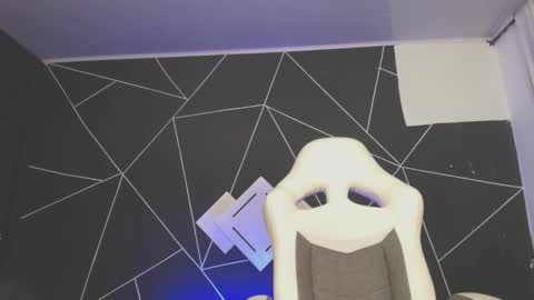 noahlafforet online show from October 3, 4:56 pm