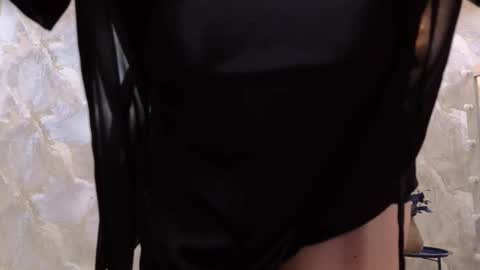 noirwhisper online show from February 8, 7:06 pm