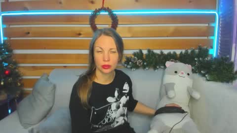 Nora online show from December 7, 12:52 am