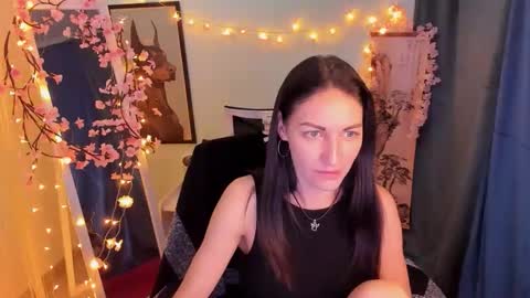 Nora online show from February 8, 9:50 pm