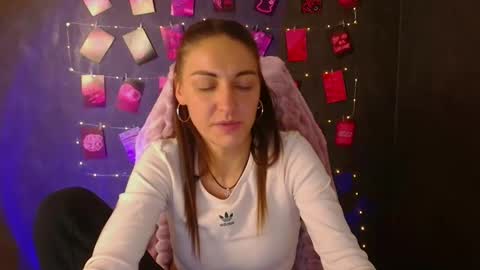 Nora online show from October 14, 11:40 pm