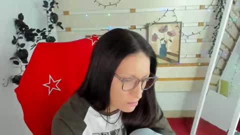 Nora online show from April 3, 10:35 am