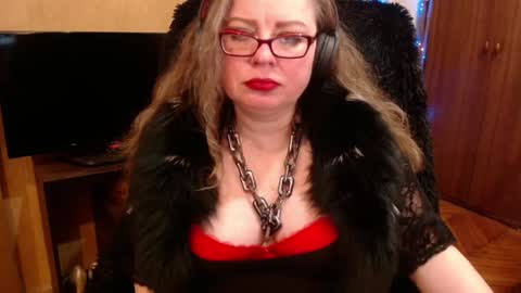 miss Tress online show from December 24, 8:05 pm