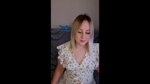 hi glad to chat online show from October 8, 7:02 am