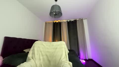 Tina online show from October 3, 7:19 pm