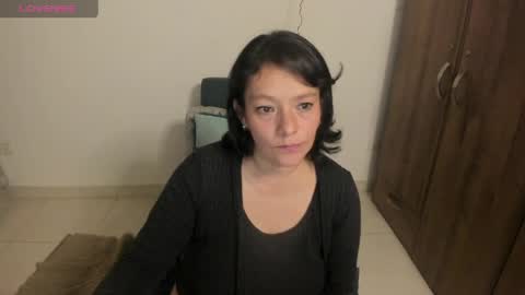 nuit_rose online show from April 1, 3:07 am