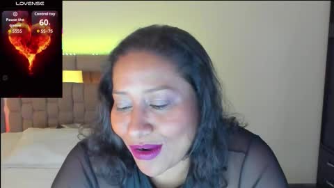 nyomi browm online show from September 13, 9:50 am