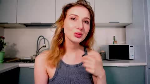 molly in da love online show from June 11, 9:06 am
