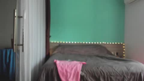 Evie online show from December 23, 8:11 am