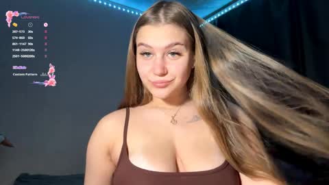 Lili online show from May 10, 3:14 pm