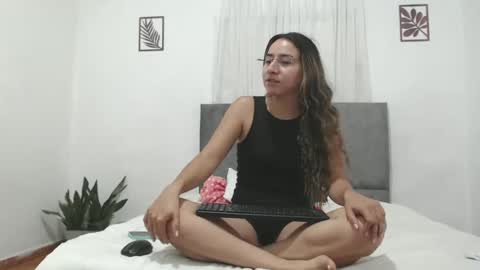 Val online show from September 15, 6:04 pm