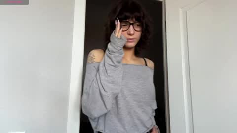 Thea online show from May 31, 5:24 am