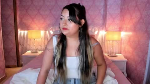 Mia online show from May 25, 7:24 pm