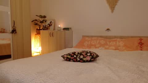 Ofelia online show from December 18, 2:28 pm