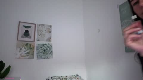 ohanna_ online show from March 14, 10:44 pm