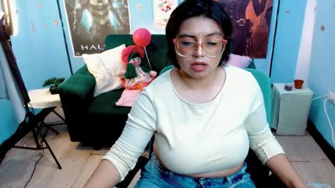 ohmysqueak online show from May 11, 4:48 pm
