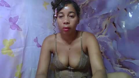 olinaa online show from June 5, 4:49 am