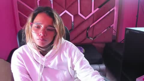  OLIVIA  online show from February 3, 4:57 am