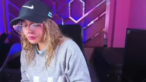  OLIVIA  online show from February 18, 2:27 am