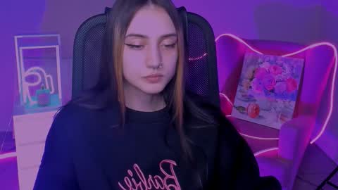 olivia_norton_ online show from October 11, 1:14 pm