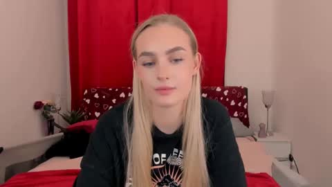 oliviaBeauty online show from March 10, 9:29 pm