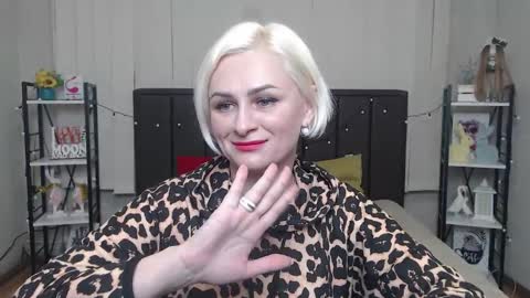 OliviaHorst online show from September 26, 6:00 am