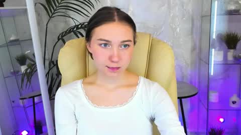 olivialangs online show from March 26, 11:12 am