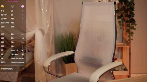 Liv online show from October 6, 11:53 pm