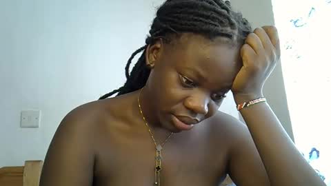 ollleina online show from February 21, 9:10 am