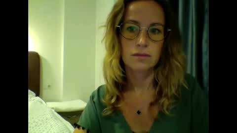 olyra11 online show from January 11, 9:31 pm