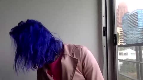 omilk online show from December 12, 6:42 pm