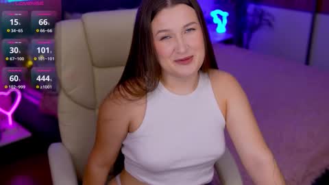 L A Y A online show from November 7, 9:42 pm