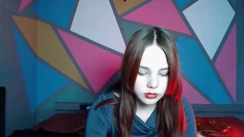 onessandra online show from November 25, 6:15 am