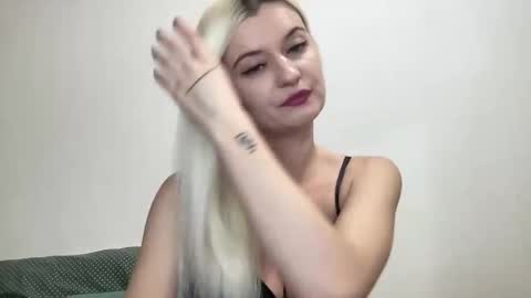 Onika online show from November 29, 11:31 pm