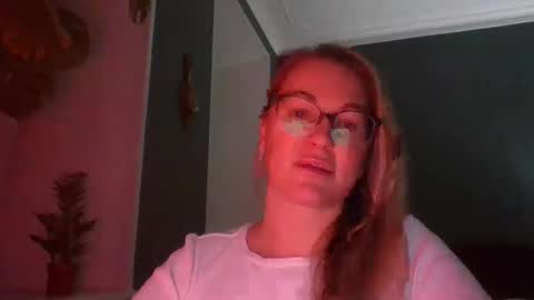 Vikki online show from February 22, 7:43 pm