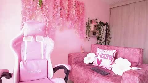 onix_ebony online show from February 28, 1:54 pm