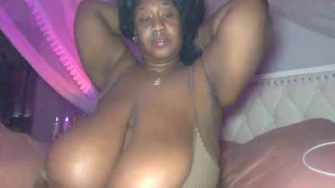 onlineerica online show from November 18, 4:02 am