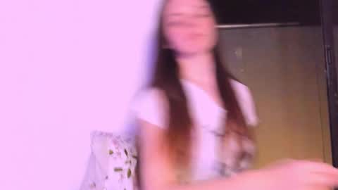 only_sarah1 online show from September 13, 12:40 am