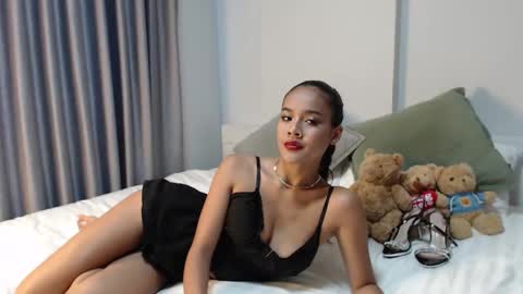 Lily Peach  -   online show from February 28, 7:37 am