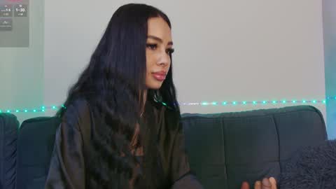 Xandra online show from December 6, 9:10 am