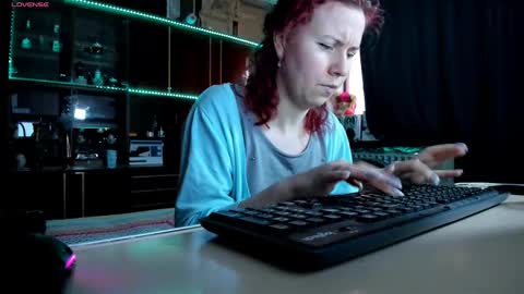 Ella online show from February 24, 7:09 am