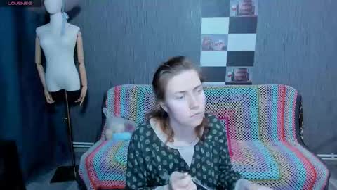 Ella online show from October 12, 3:03 pm